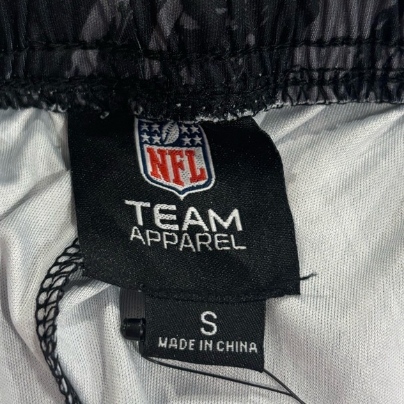 NWT NFL FOCO Steelers Shorts Mens Size Small - Picture 3 of 4